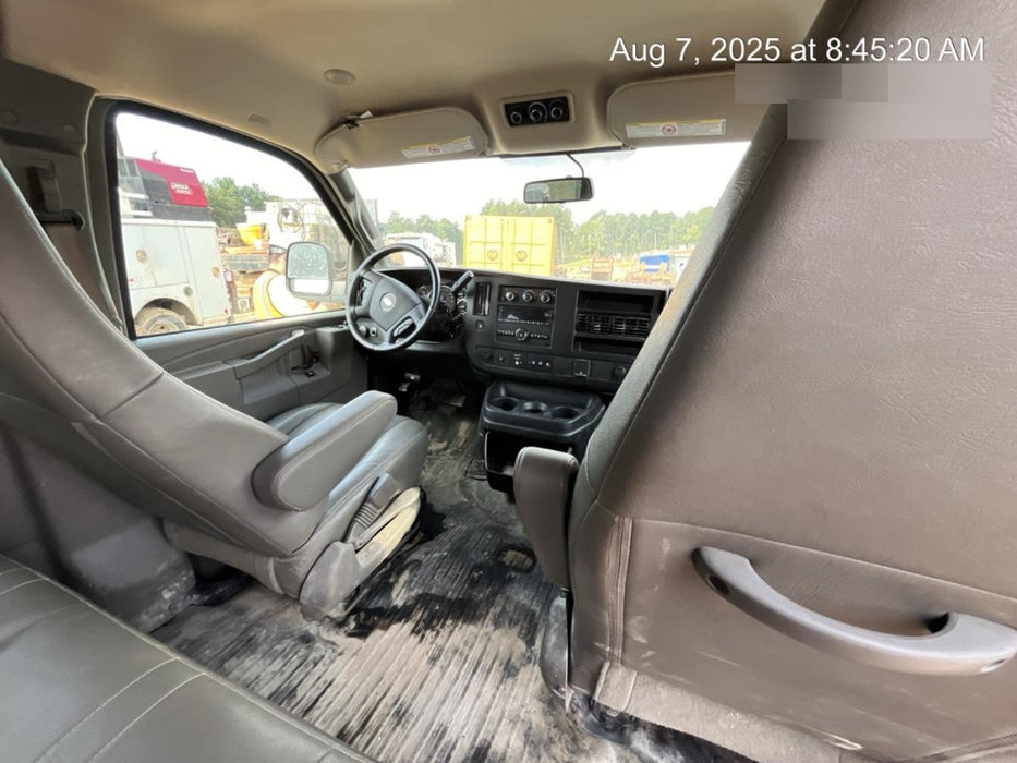 2023 CHEVROLET Express Van - Rental