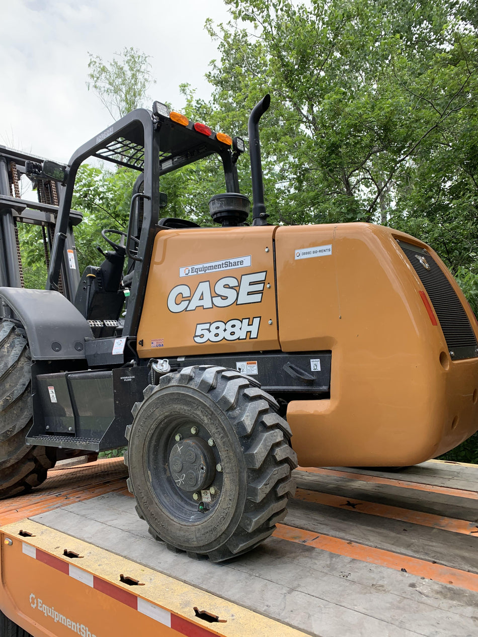 2023 CASE 588H