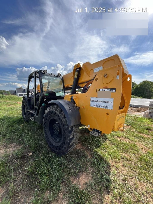 2019 JCB 509-42 74 HP w/Open ROPS, Beacon, Aux Hydraulics, LED Work lights, Solid Tires 66" Carriage/60" Forks