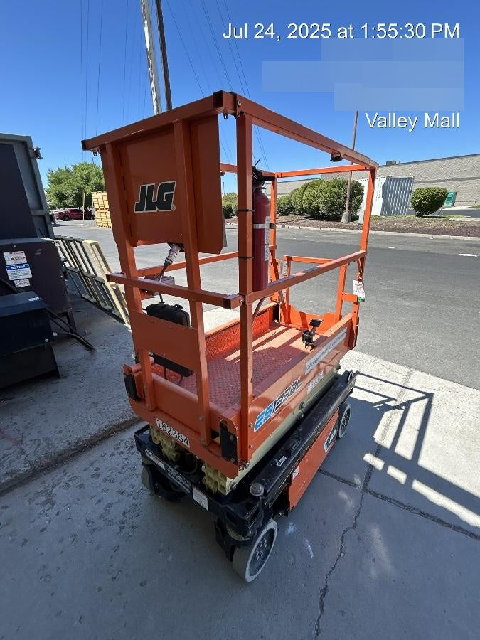 2021 JLG ES1330L