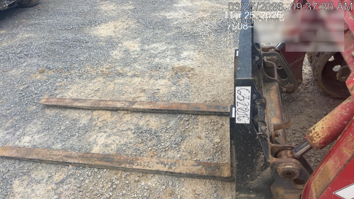2025 ARROW MATERIAL HANDLING 72" Pallet Forks - Arrow