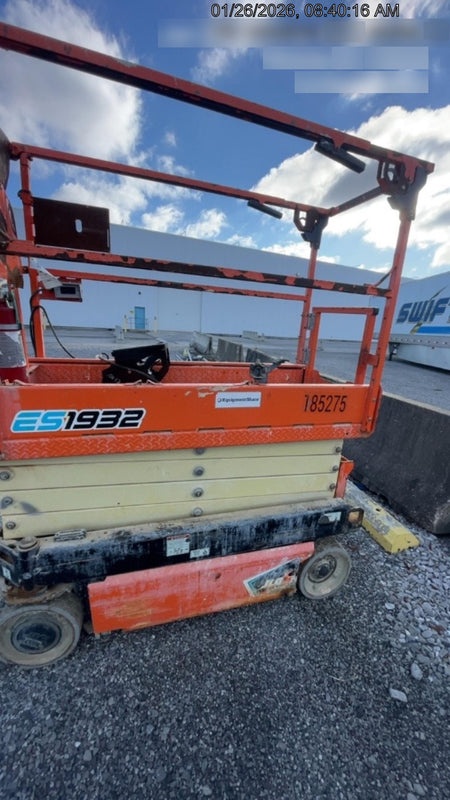 2021 JLG ES1932