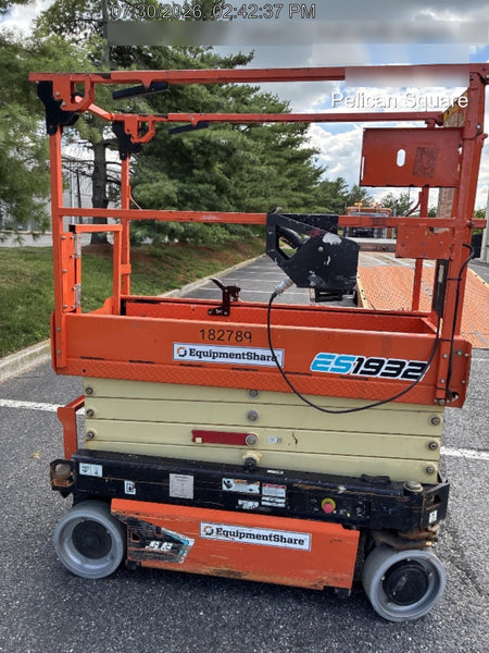 2021 JLG ES1932