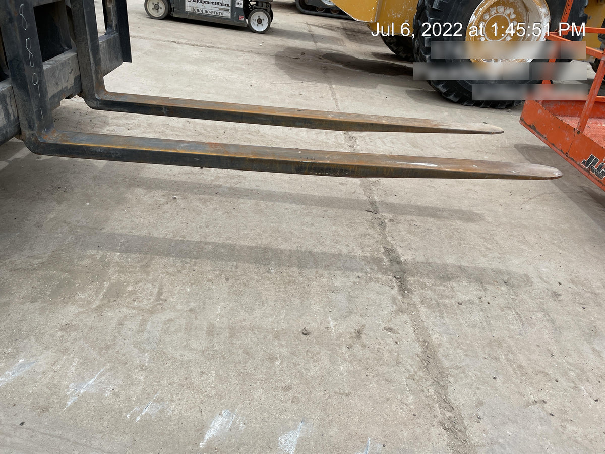 2021 CASE 588H