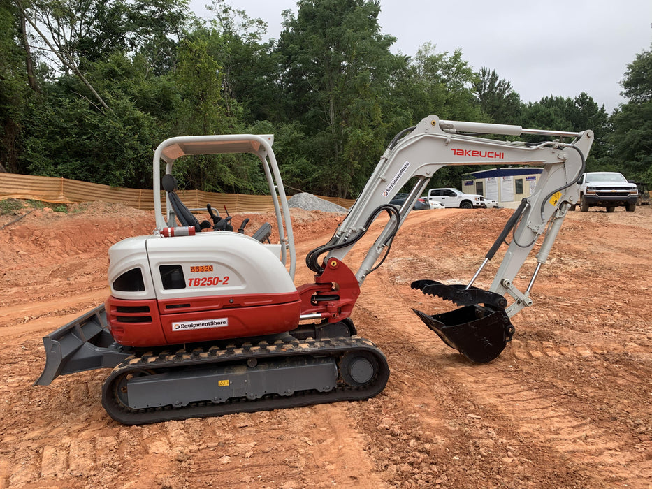 2020 TAKEUCHI TB250-2