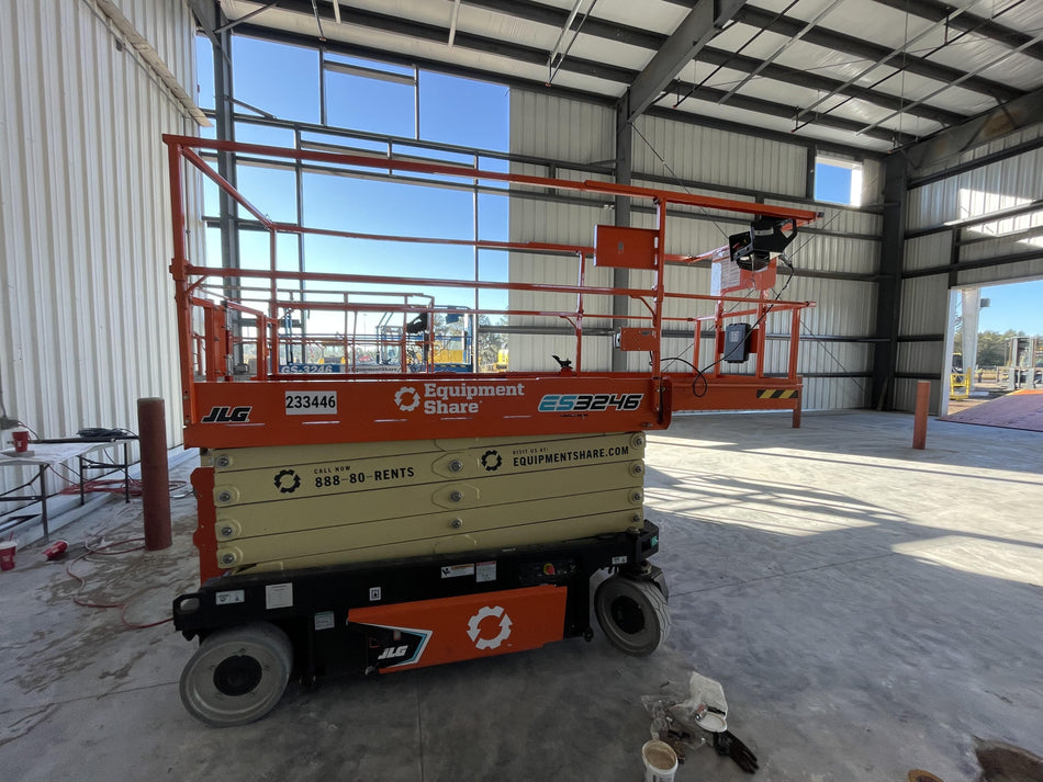 2022 JLG ES3246