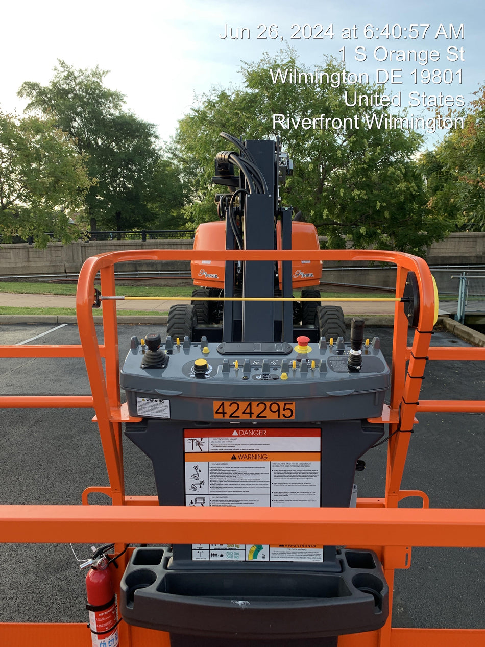2024 JLG 660SJ