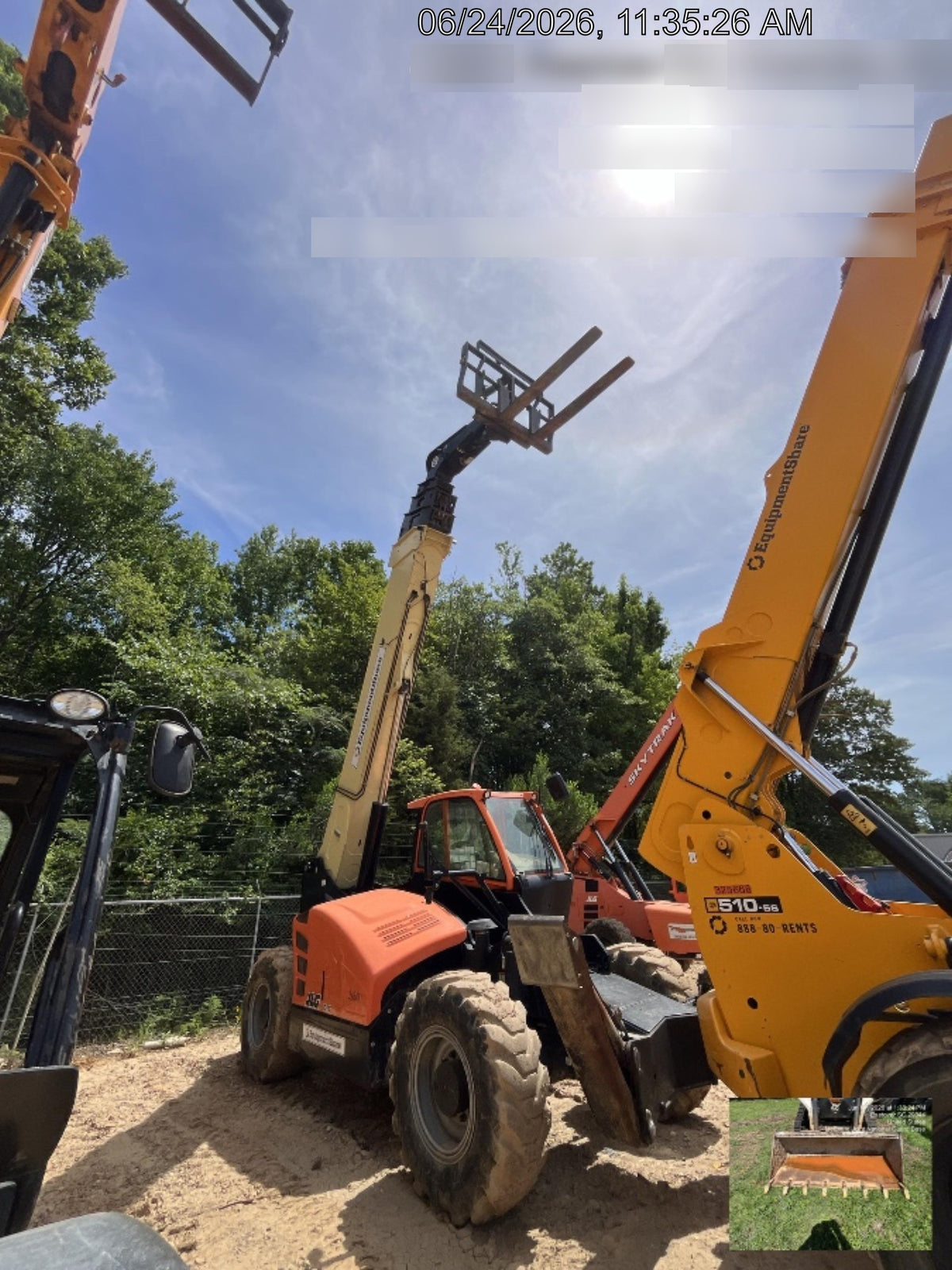 2022 JLG 1075