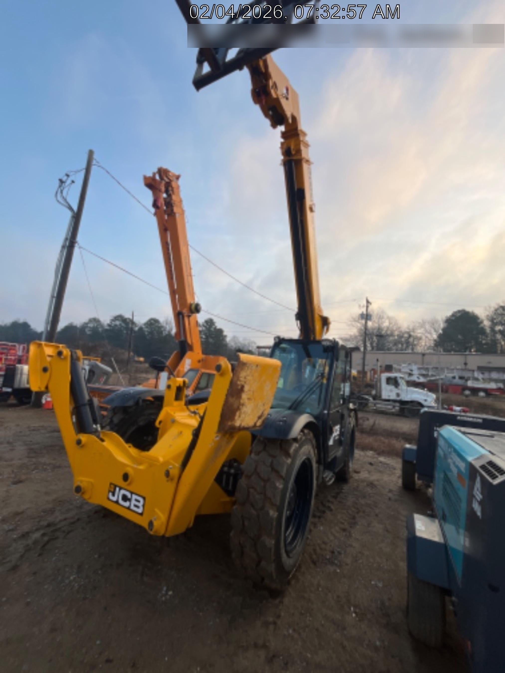 2025 JCB 512-56