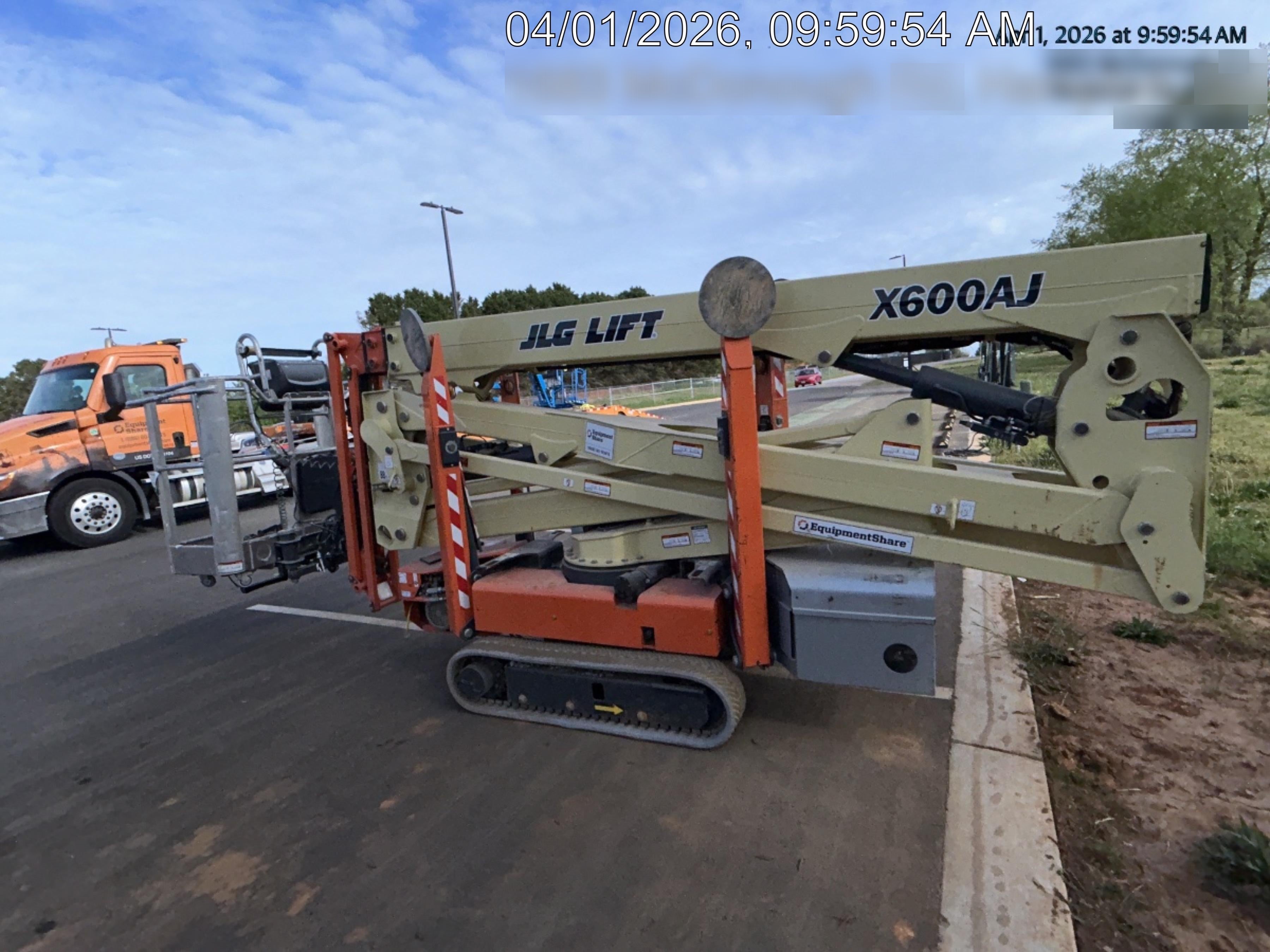 2020 JLG X600AJ