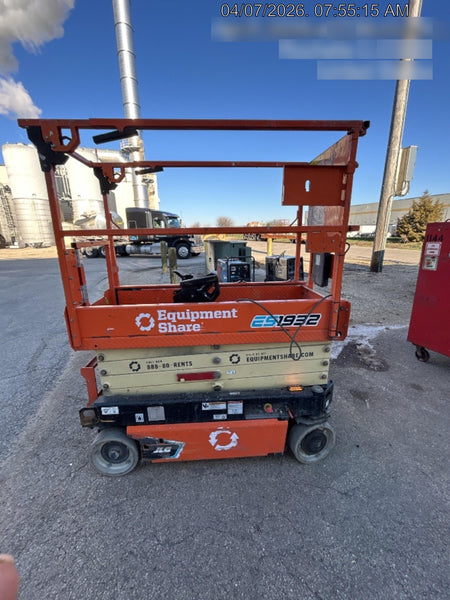 2022 JLG ES1932