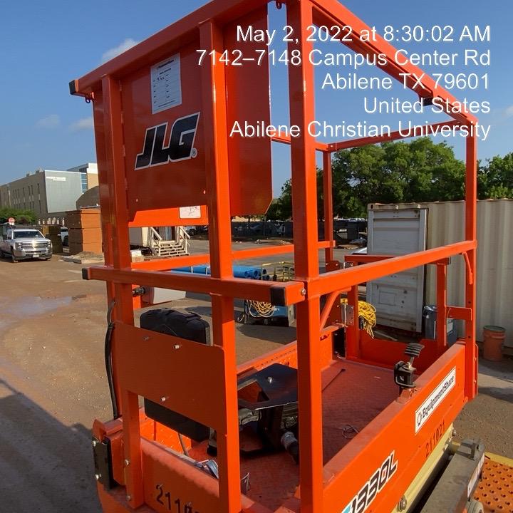 2022 JLG ES1330L