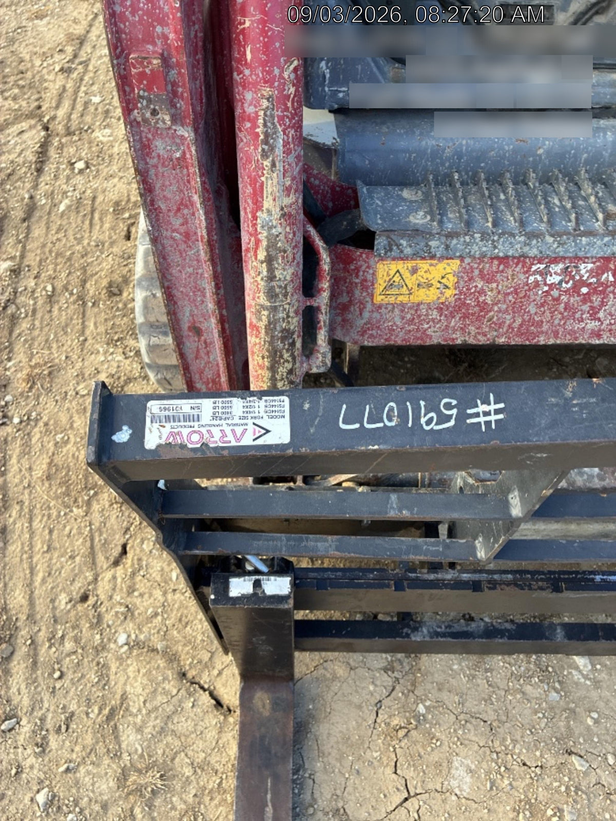 2025 ARROW MATERIAL HANDLING 48" Pallet Forks - Arrow