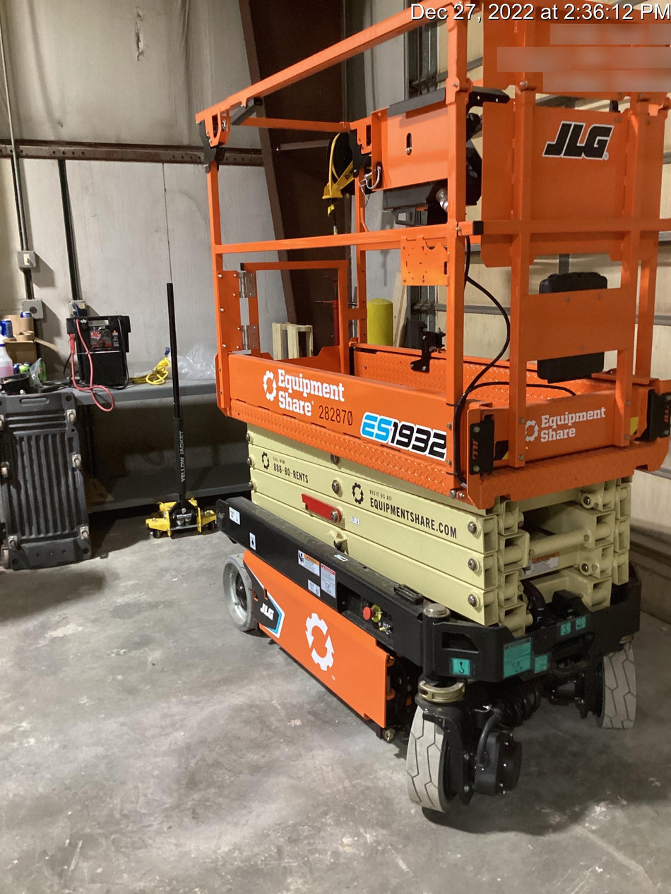 2022 JLG ES1932