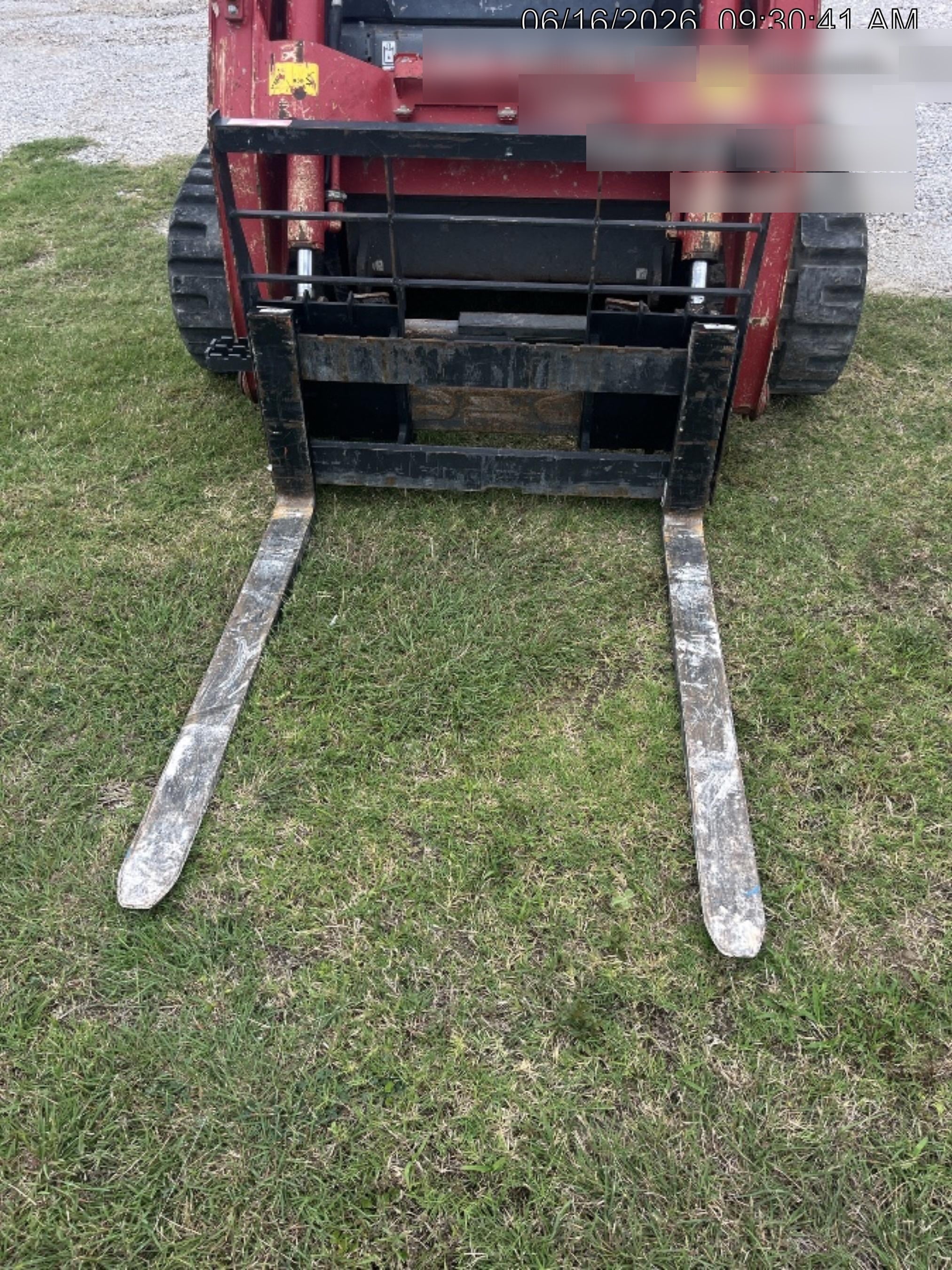 2025 ARROW MATERIAL HANDLING 48" Pallet Forks - Arrow