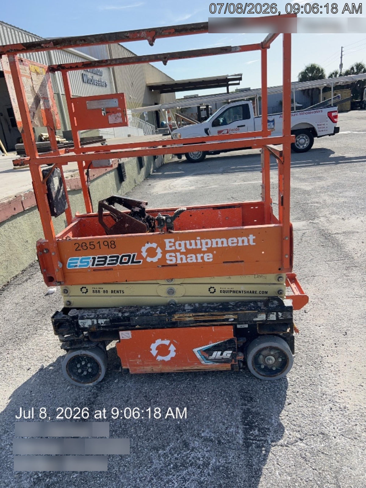 2022 JLG ES1330L