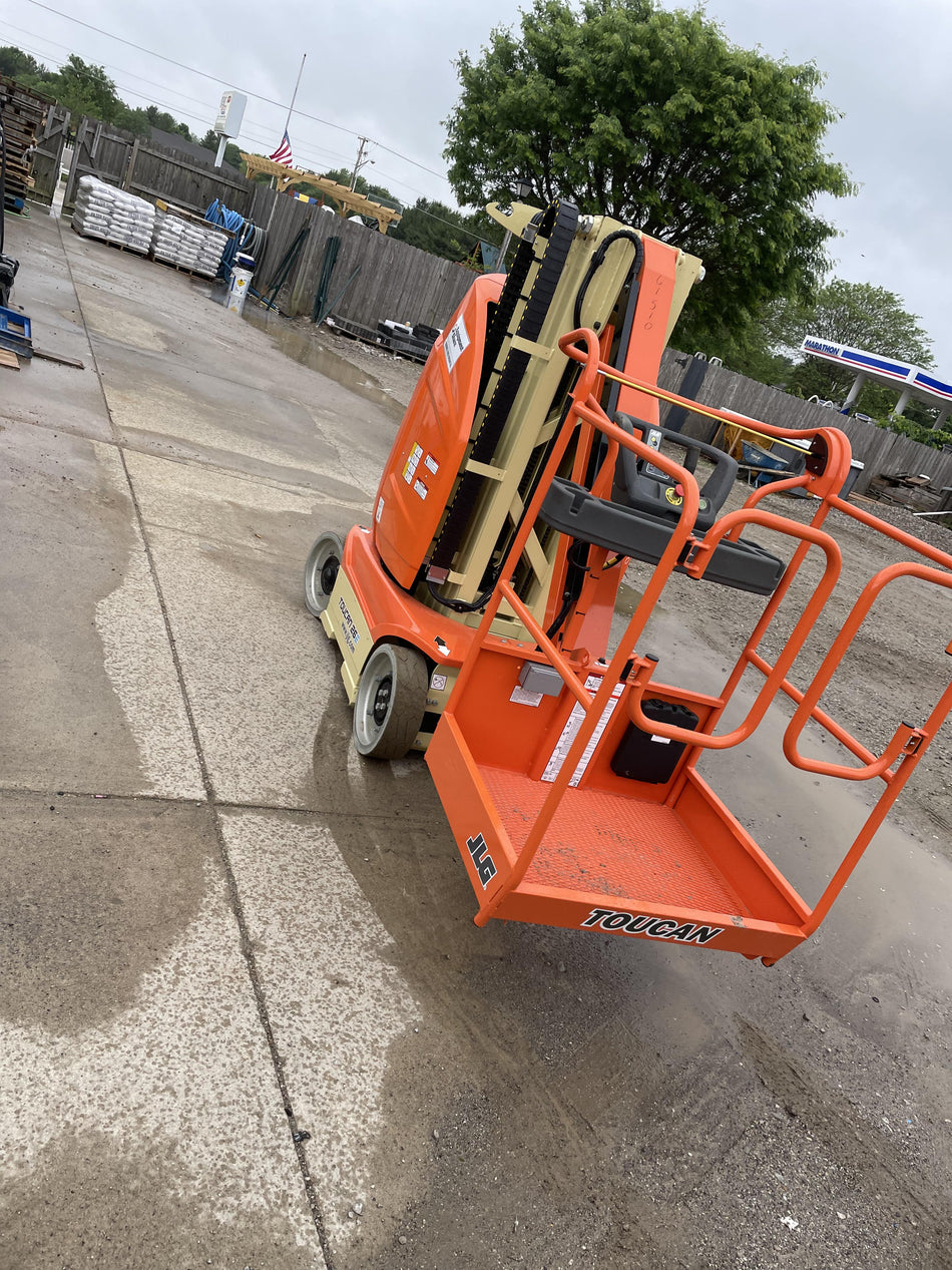2022 JLG 26E