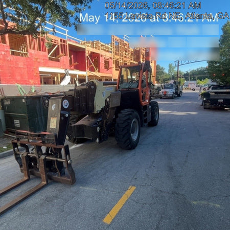 2021 JLG 1075