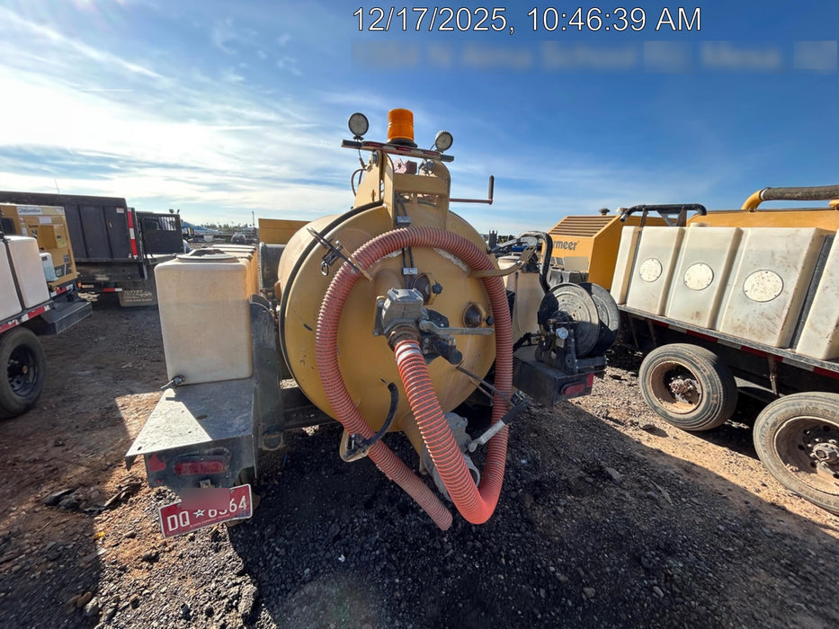 2022 Vac-Tron LP573XDT T4 Koehler Diesel Engine, 500 Gallon Debris Tank, x2 100 Gallon Water Tanks