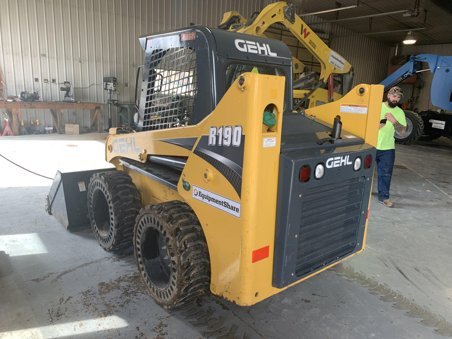 2016 GEHL R190