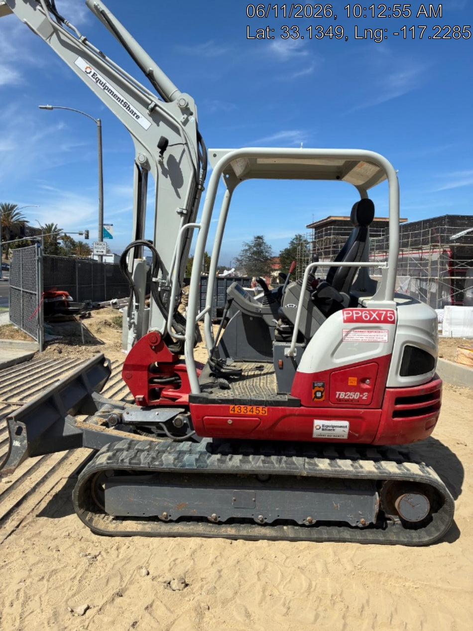 2024 TAKEUCHI TB250-2R