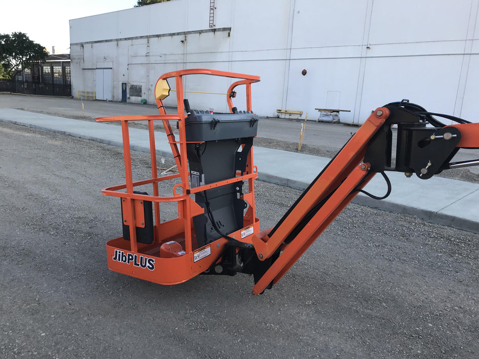 2020 JLG E300AJP
