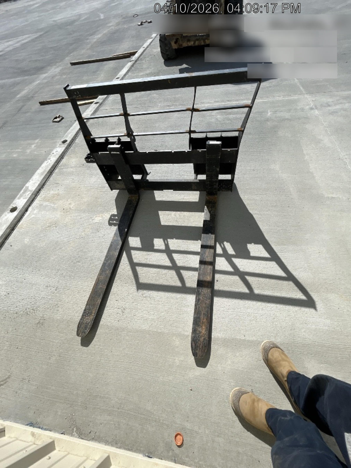 2025 ARROW MATERIAL HANDLING 48" Pallet Forks - Arrow