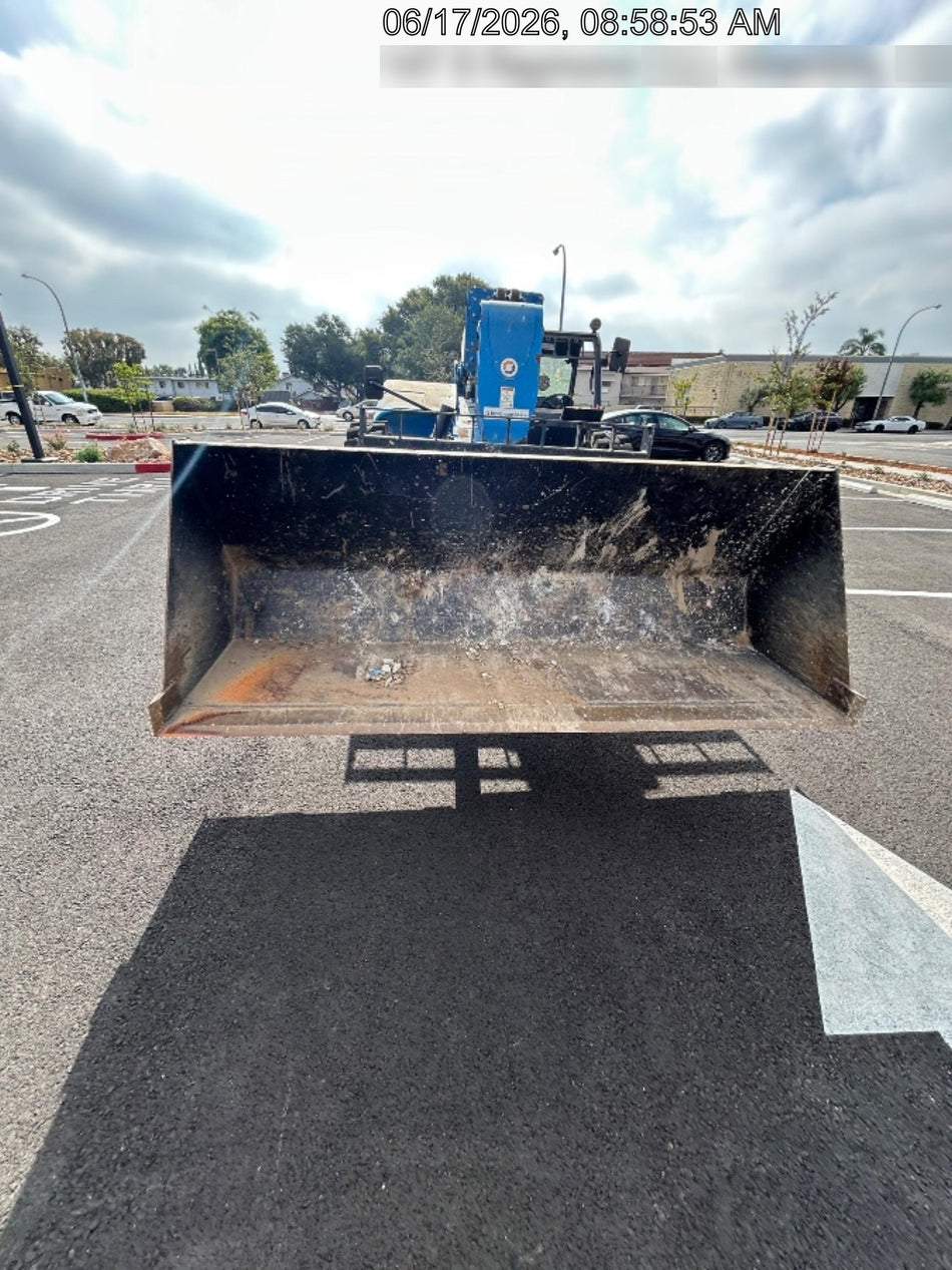 2025 JLG 1001100823