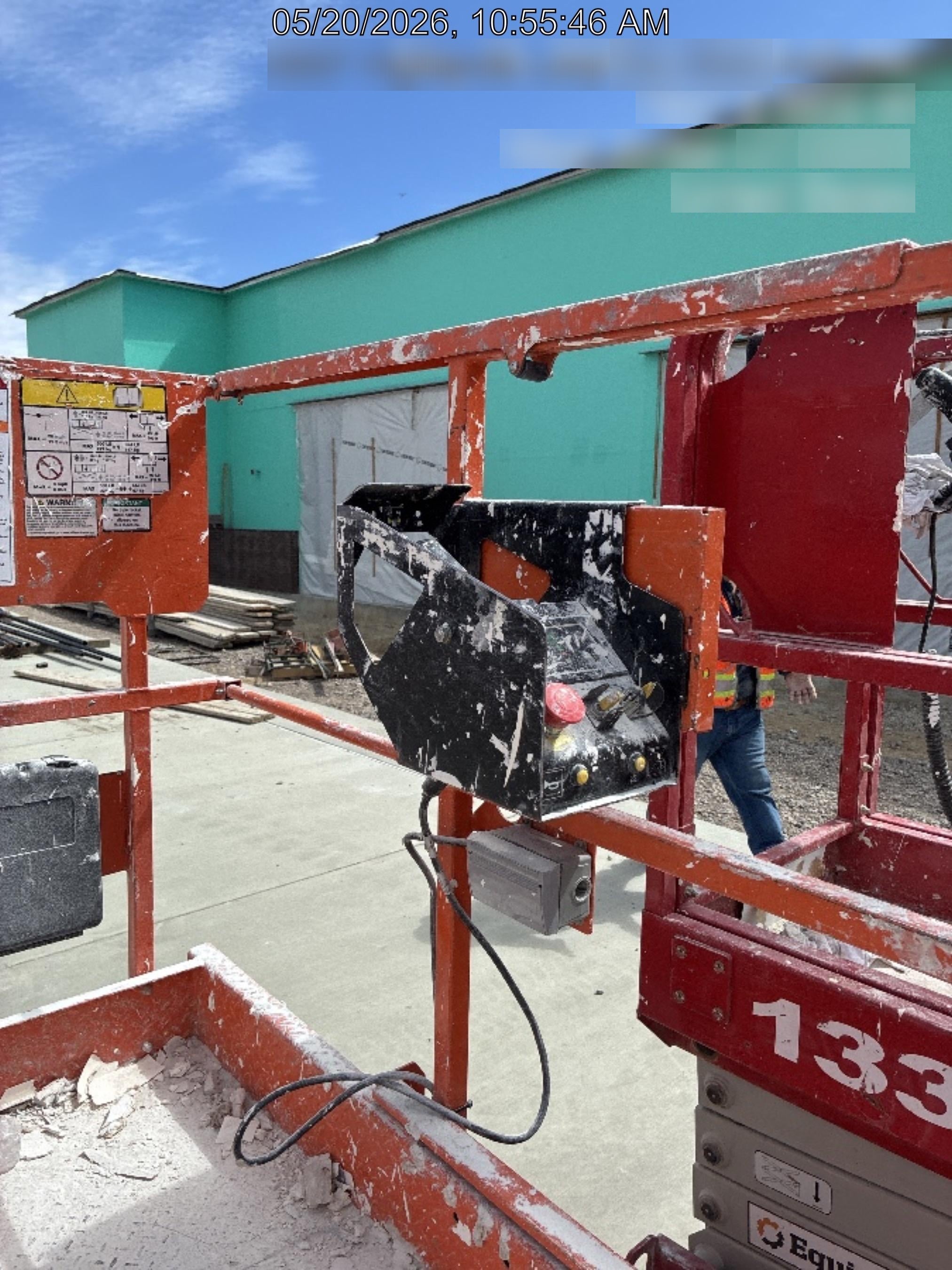 2022 JLG ES1330L