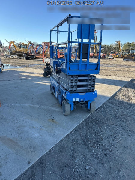 2019 Genie GS-2632 Folding rails with half height swing gate