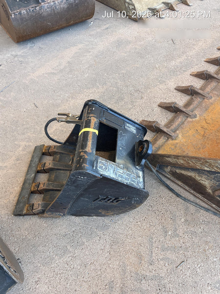 2025 TAKEUCHI 18" HD Bucket - Takeuchi