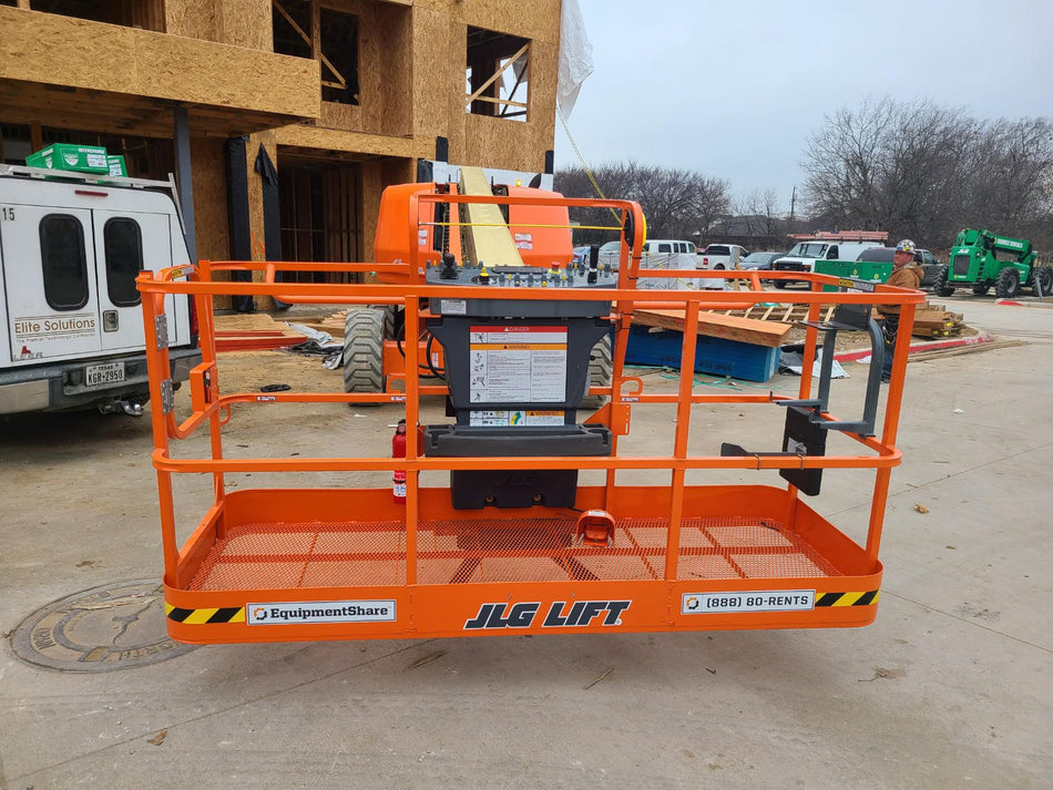 2021 JLG 600S