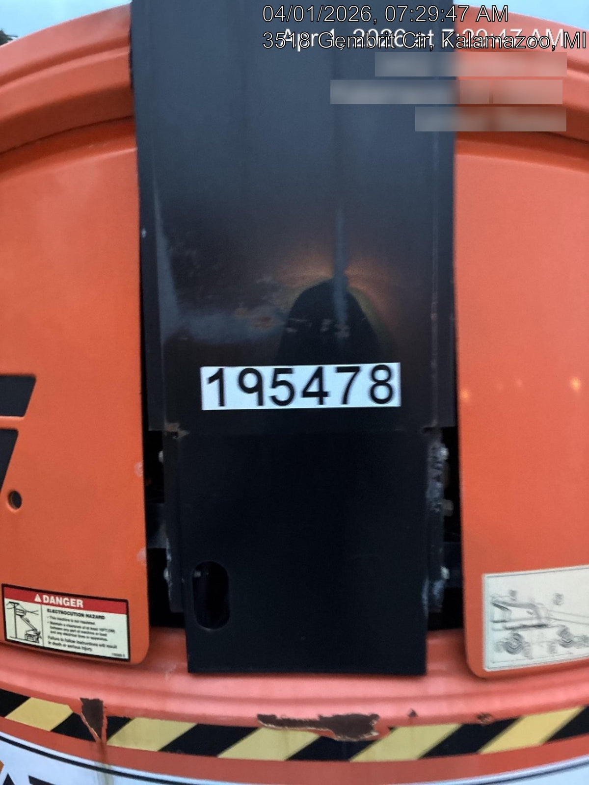 2021 JLG 400S
