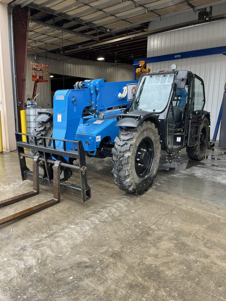 2020 Genie GTH-636 Cab/Heat/Air, Solid Tires, Work Lights, Beacon, Aux Hydraulics, Back up Alarm