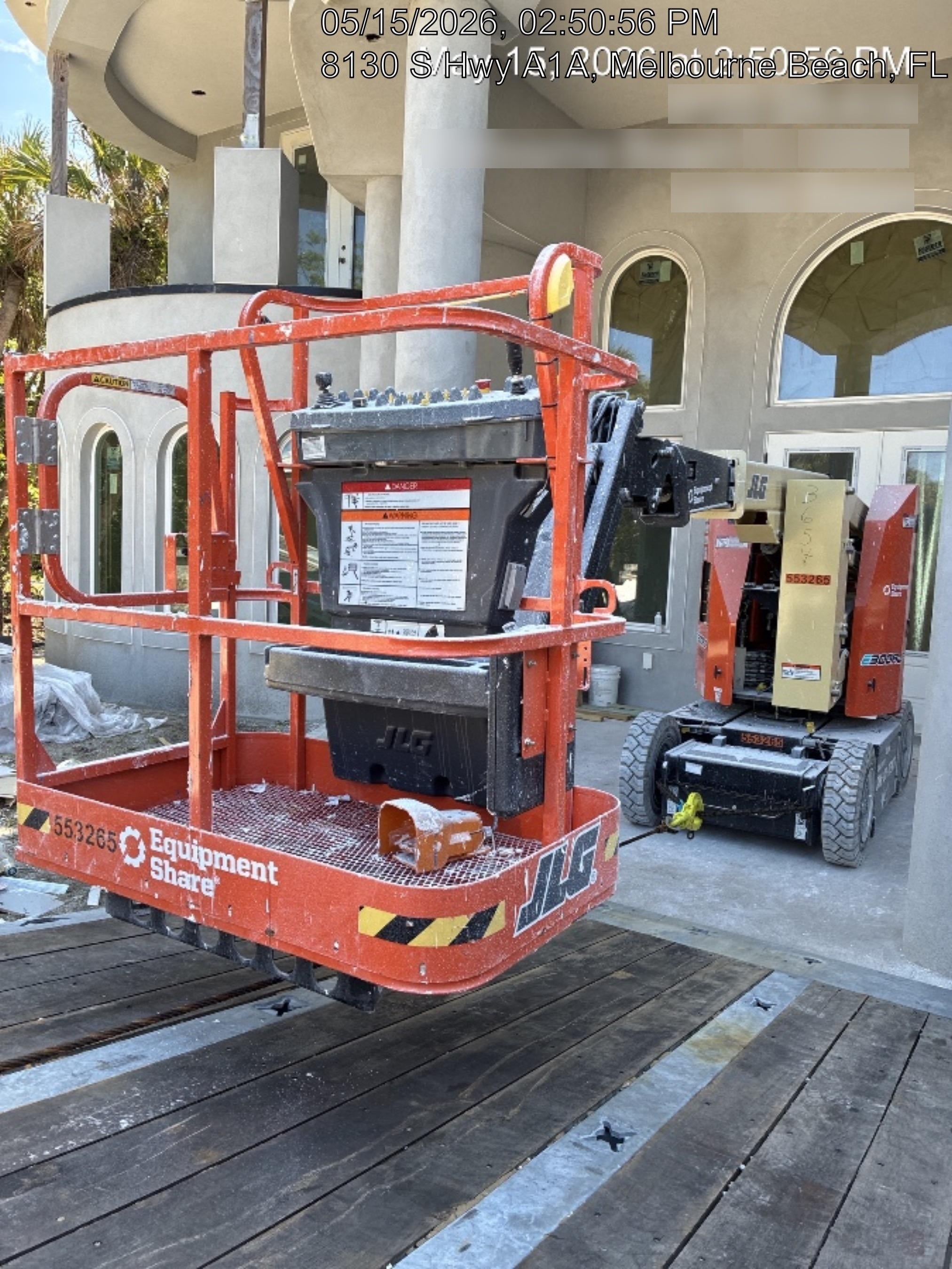 2025 JLG E300AJP