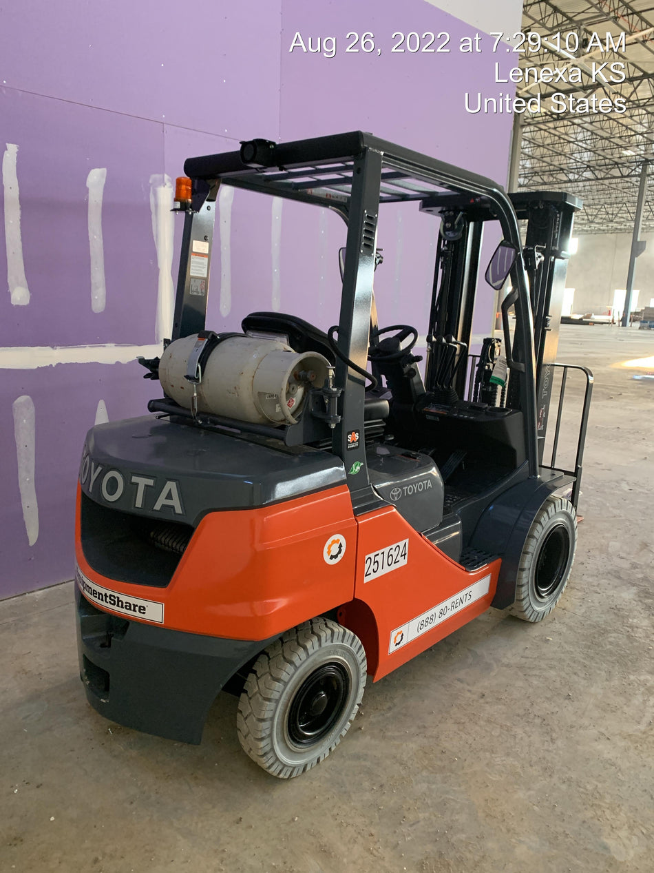 2022 TOYOTA 50-8FGU25