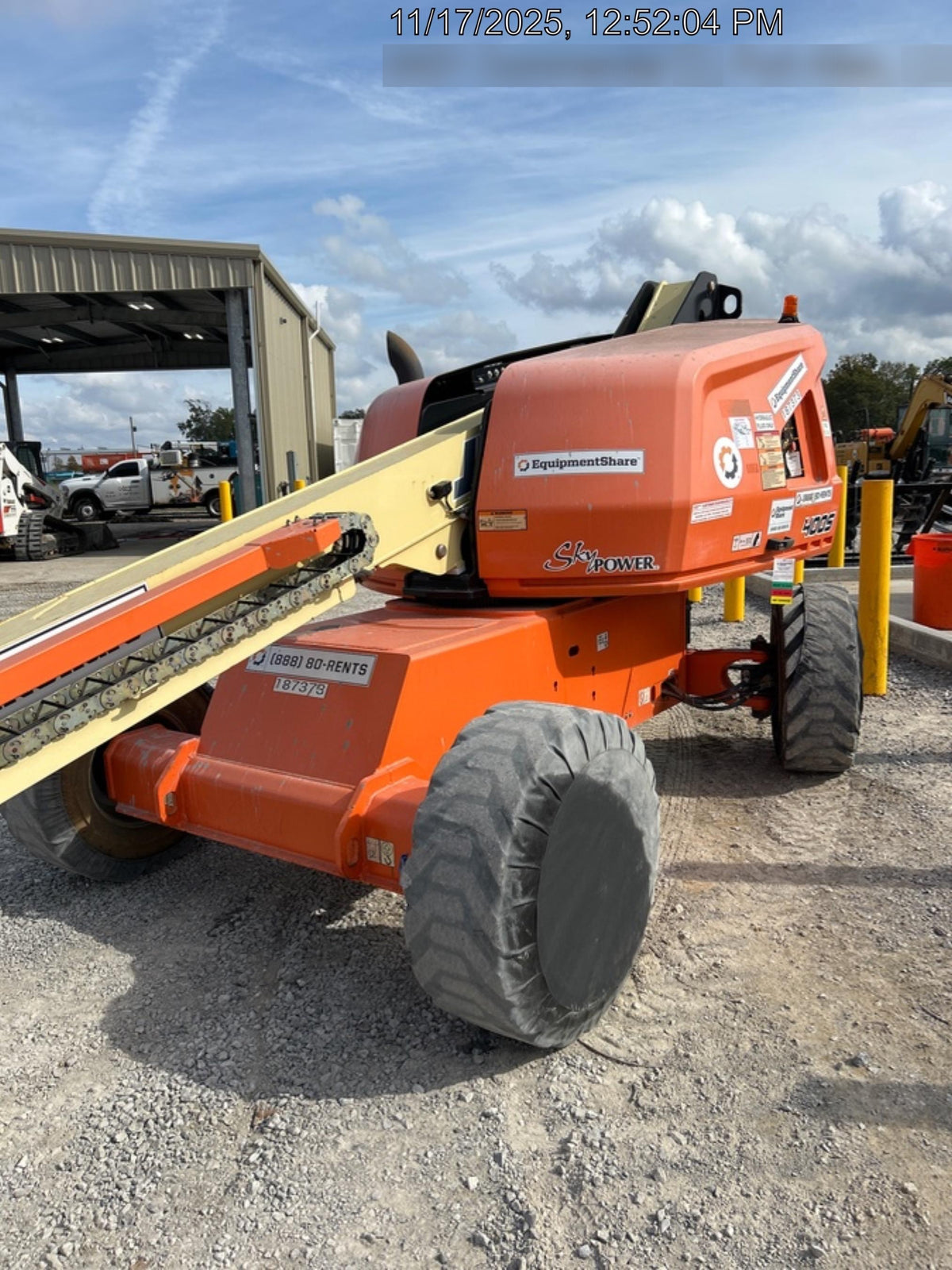 2021 JLG 400S