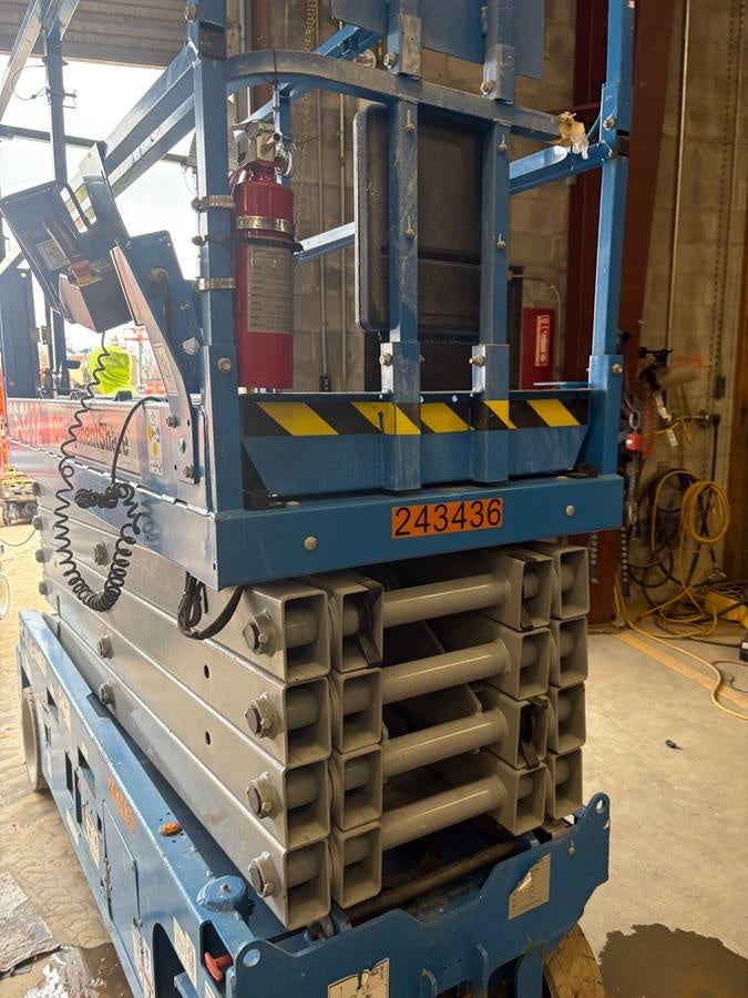 2022 GENIE GS-3232