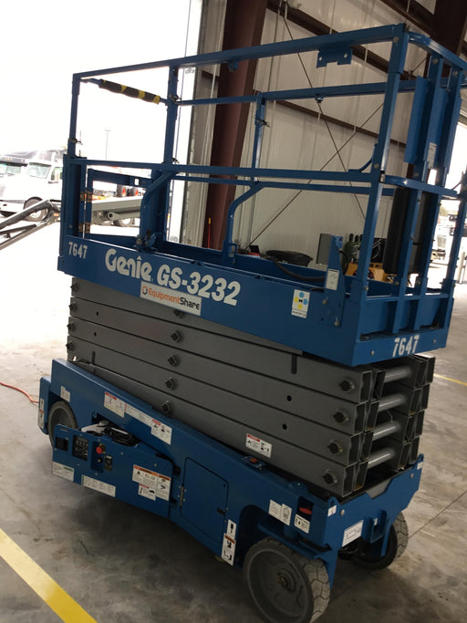 2017 Genie GS-3232 Genie GS3232 Lift w/Folding Rails and Swing Gate