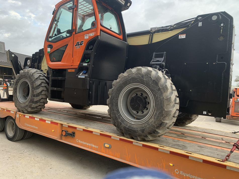 2022 JLG 1075
