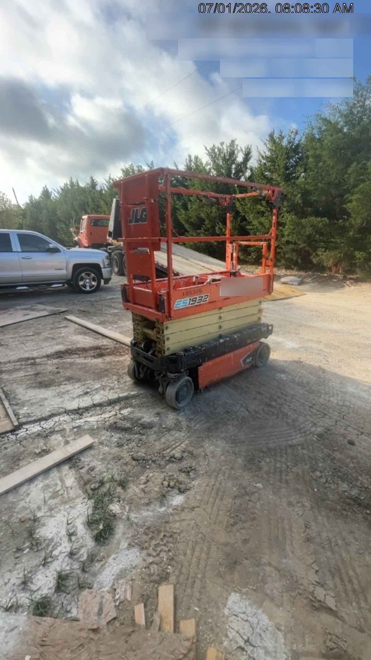 2021 JLG ES1932