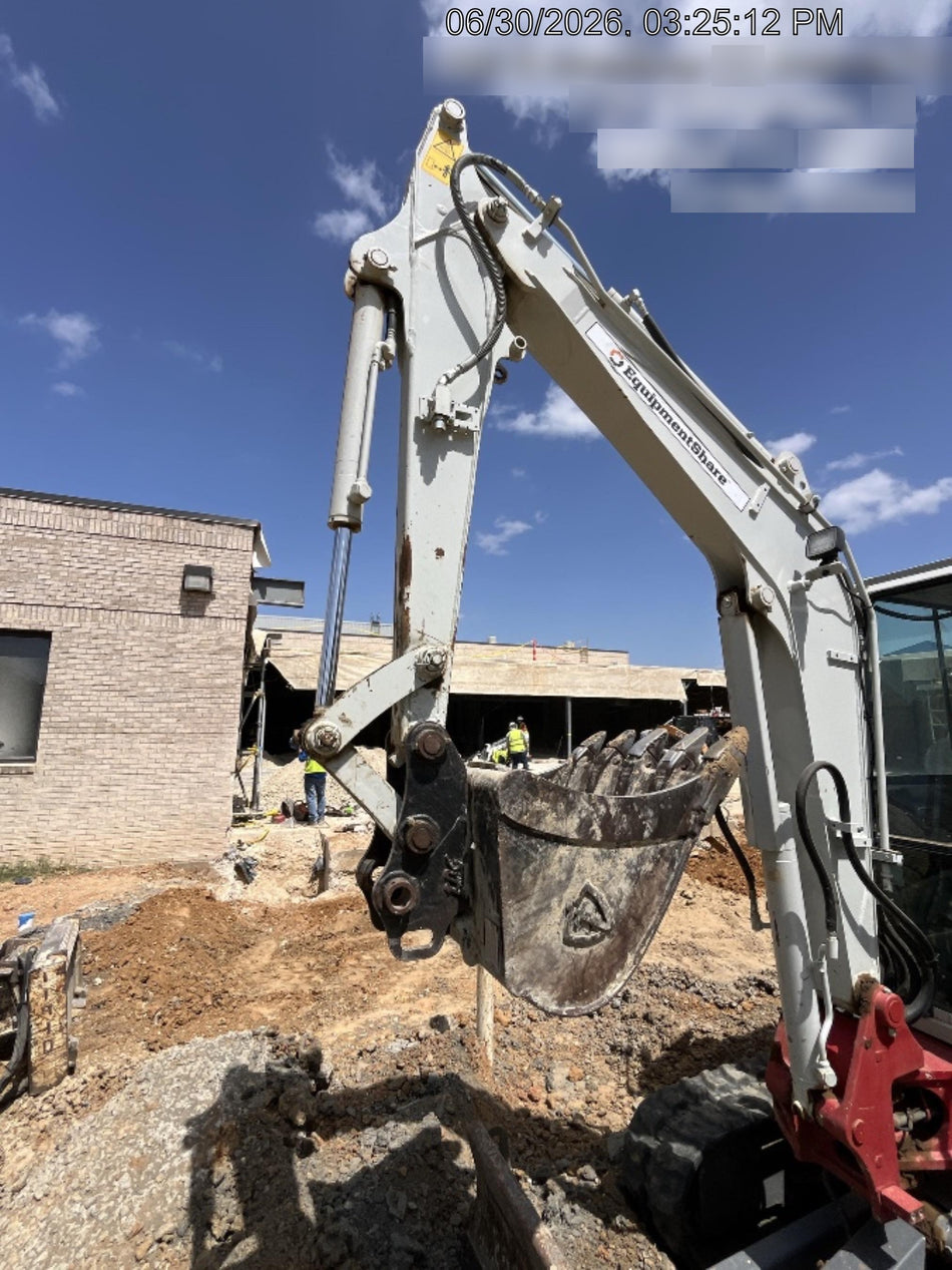 2024 TAKEUCHI TB235-2CR