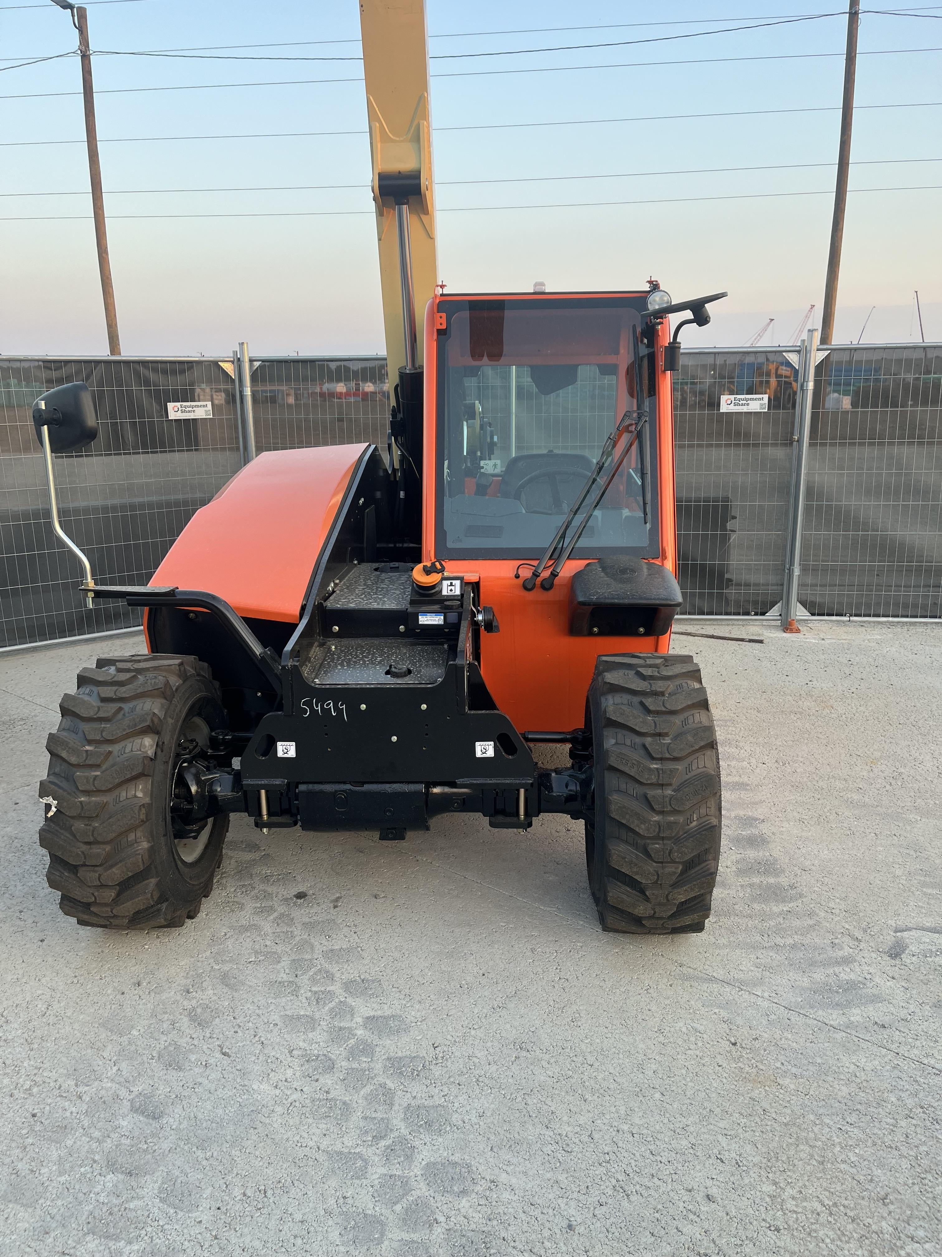2026 JLG 519