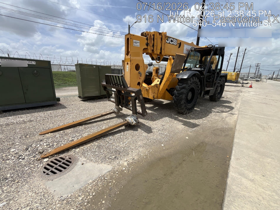 2019 JCB 510-56 Open ROPS, 74 HP, Solid Tires, Worklights, Beacon, Aux Hydraulics, Lifting Eye 72" Carriage/60" Forks