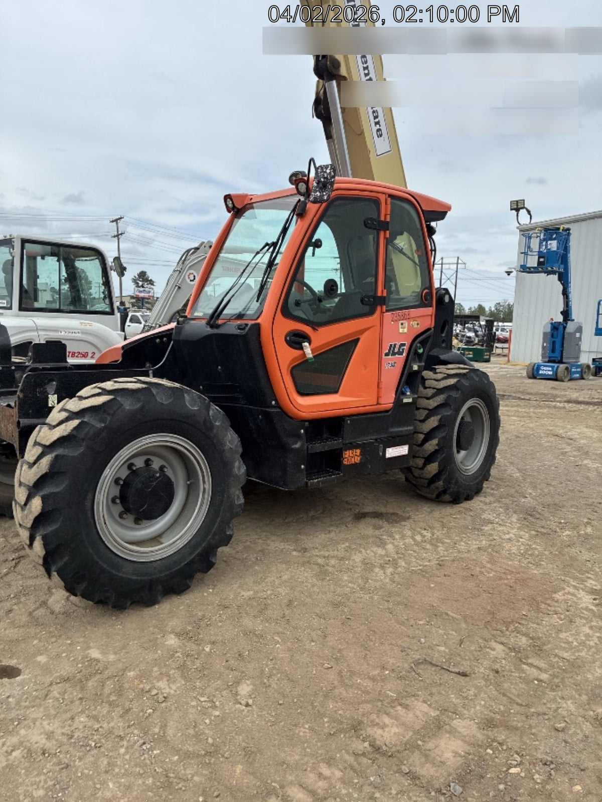 2022 JLG 1732