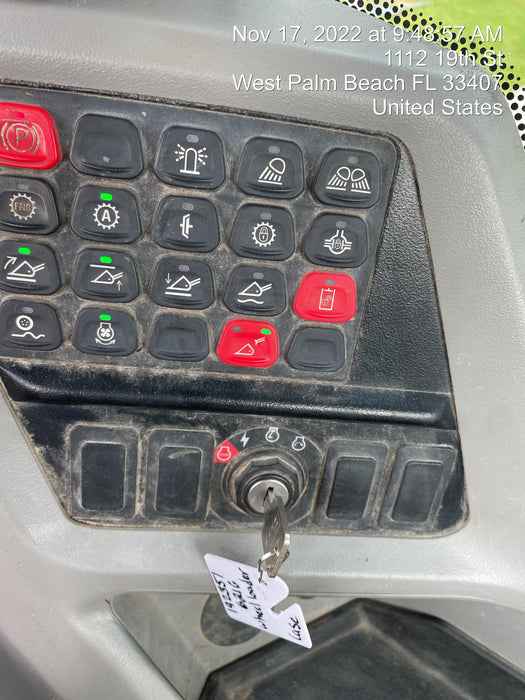 2018 Case 621G CLOSED CAB, JRB 416 STYLE HYD COUPLER