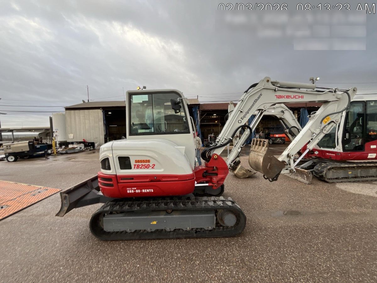 2025 TAKEUCHI TB250-2CR