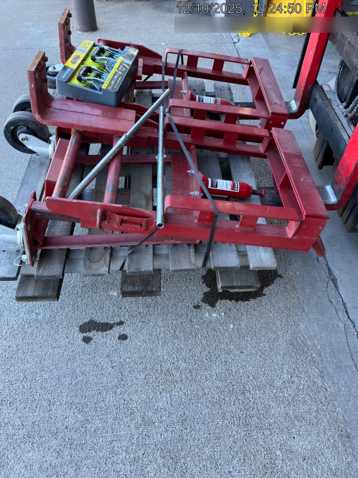2022 ROL-A-LIFT M-6