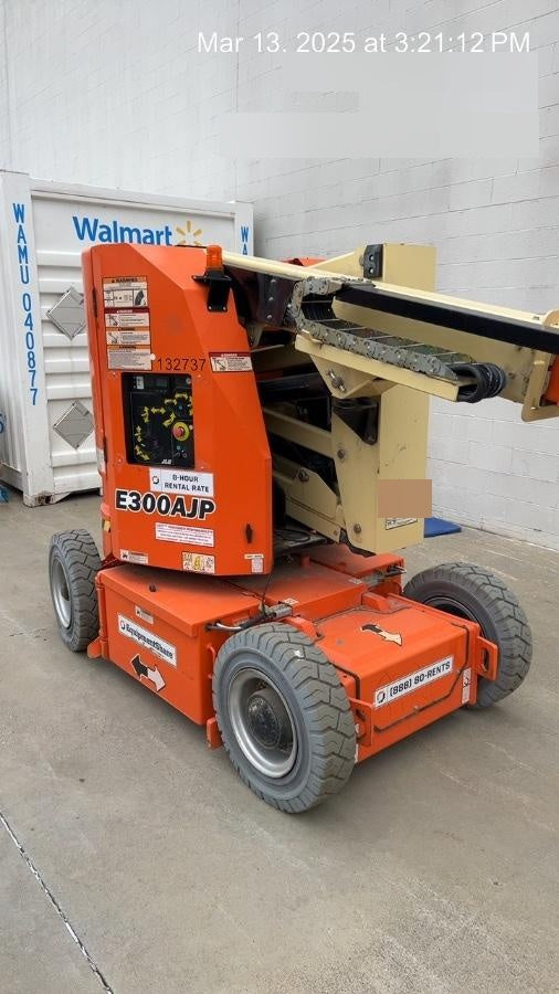 2021 JLG E300AJP