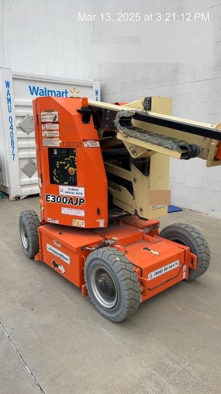 2021 JLG E300AJP